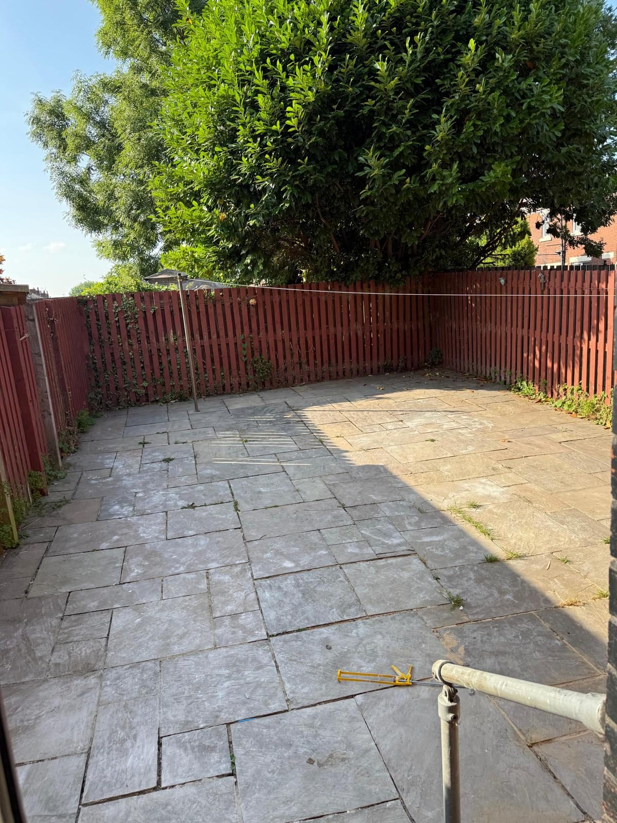 2 BEDROOM HOUSE, OLDHAM — photo 8 of 10