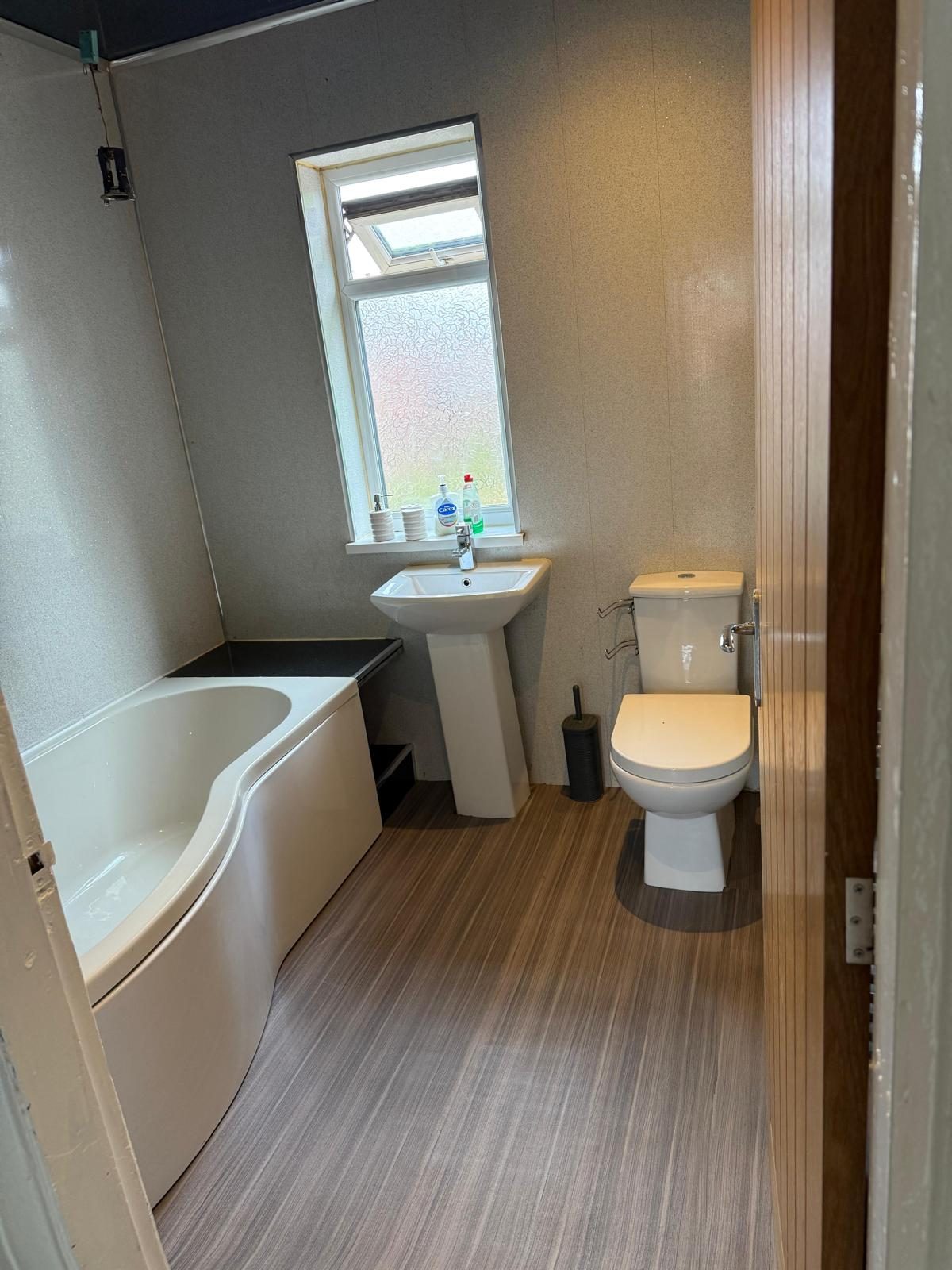 2 BEDROOM HOUSE, OLDHAM — photo 7 of 10
